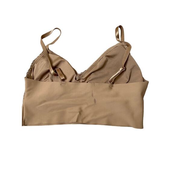 💋Bundle 4 items for $20. Add items💋 to a bundle3 - Picture 3 of 6